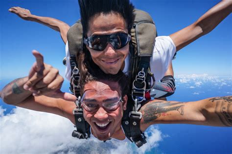 Skydiving in Hawaii with Pacific Skydiving Honolulu