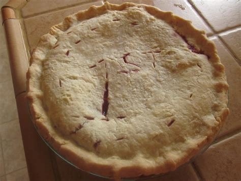 Fiddling thru Fiddlehead: Strawberry-Rhubarb Pie