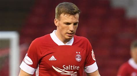 Lewis Ferguson: Aberdeen midfielder hands in transfer request while ...