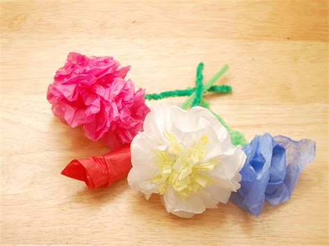 4 Ways to Make Tissue Paper Flowers - wikiHow