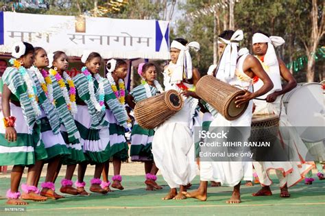 A Typical Tribal Folk Dance Of Oraon Tribe Stock Photo - Download Image Now - Horizontal, India ...