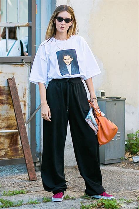 50 How to Wear an Oversized T Shirt Ideas 43 in 2020 (With images) | Big shirt outfits, Baggy ...