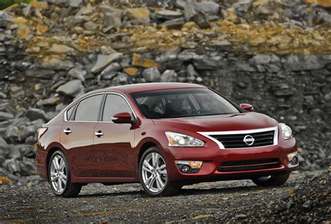 2012 Nissan Altima Review, Specs, Pictures, Price & MPG