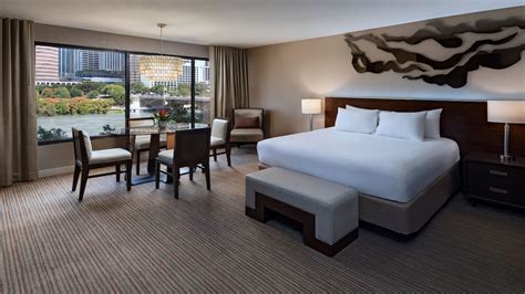 Contemporary Hotel Downtown Austin | Hyatt Regency Austin