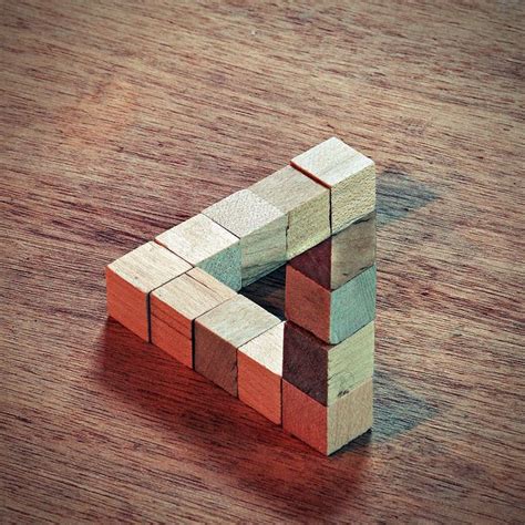 Penrose Triangle | Optical illusions art, Optical illusions, Visual illusion