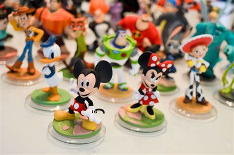 My Disney Infinity Collection Mickey mouse, Minnie, Donald duck ...