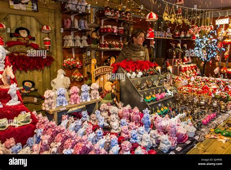 Christmas market in main square in Bruges, Belgium Stock Photo - Alamy