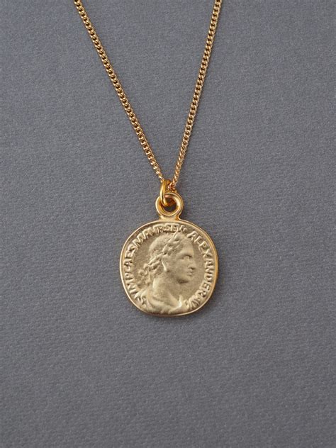 Small Gold Coin Pendant Delicate Gold Coin Dainty Necklace - Etsy