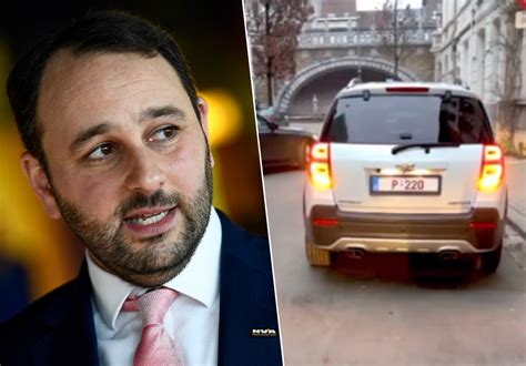 Belgische politicus rijdt rond met James Bond kentekenplaat | Foto | AD.nl