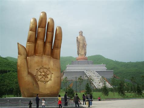 Spring Temple Buddha, World's Largest Statue : woahdude