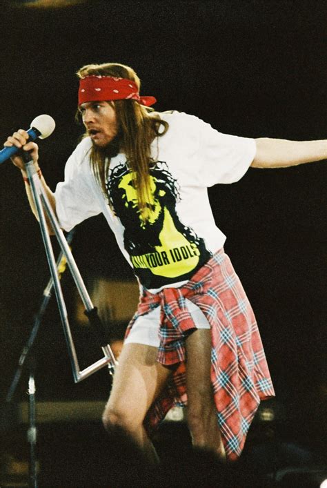 12 Things Axl Rose Actually Wore on Stage During the Use Your Illusion ...