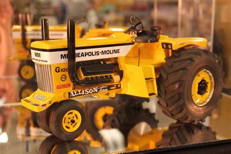 Custom Built 1/16 Scale Pulling Tractors