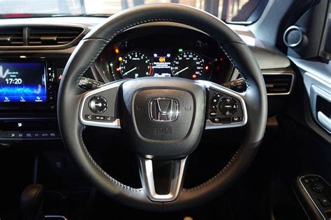 Aggregate more than 169 honda brv interior photos latest - tnbvietnam ...