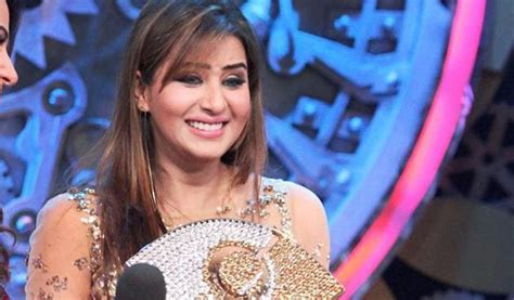 Bigg Boss 11 winner Shilpa Shinde claims Hina Khan treated her like a servant - Hindustan Times