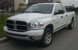 File:'06-'07 Dodge Ram 1500 Hemi Crew Cab.JPG - Wikimedia Commons