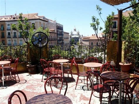 8 Best Rooftop Restaurants in Madrid [2025 UPDATE]