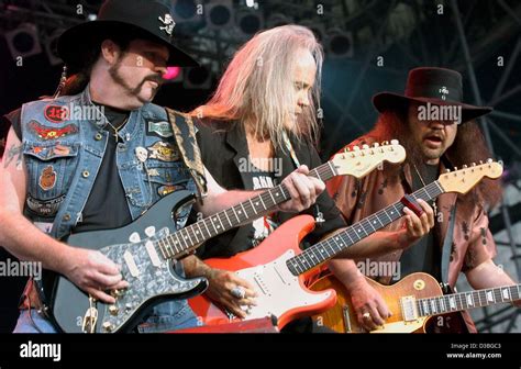 (dpa) - The three guitarists of the US rock band Lynyrd Skynyrd, (from L) Hughey Thomasson ...