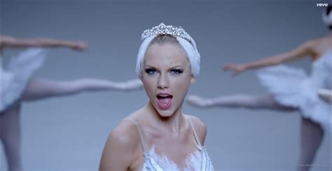 Taylor Swift Can't Dance in Her "Shake It Off" Music Video