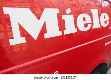 Miele Logo Vector (.SVG) Free Download