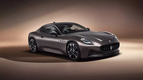 Meet Maserati’s First Electric Vehicle, the 2023 GranTurismo Folgore ...