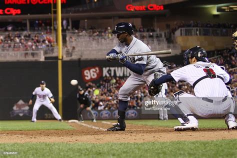 May 16, 2014 Seattle Mariners outfielders James Jones watches the ...