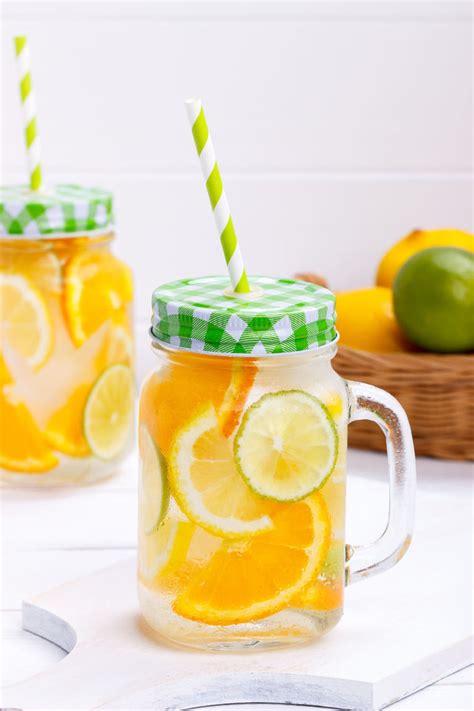 Detox Water: Best Recipes For Body Cleanse - SOLANCHA