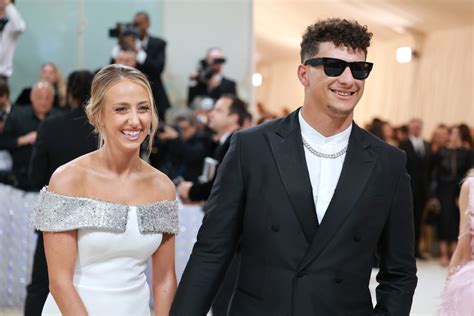 Patrick Mahomes Reveals How He Got Out Of 'Friend Zone' With Wife - The ...