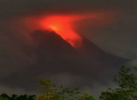 Eruption on Mount Merapi Forcing Hundreds of Residents to Seek Safety ...