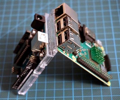 Raspberry Pi vs Arduino Comparison - DIYI0T