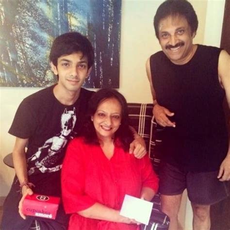 Anirudh | Celebrities with their Parents, compilations of cute moments!