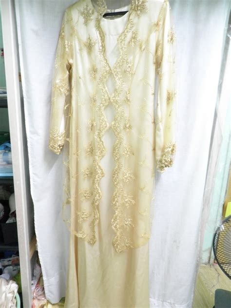 Garage Sales: Baju Kebaya Pengantin (Warna Gold) + Veil