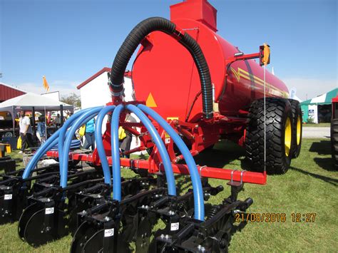 Rear of Nuhn tank manure tank spreader | Farm tractor, Farm equipment ...