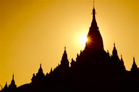 Top 5 Temples in Bagan for Sunrise & Sunset | Odyssey Dave