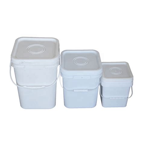 square plastic buckets with handles used for packaging