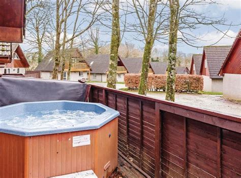 Hengar Manor Country Park in Bodmin, North Cornwall hot tub lodges