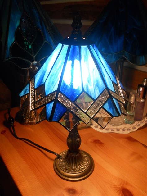 10 Best images about Stained Glass Lampshades on Pinterest | Stained glass lamp shades, Tiffany ...