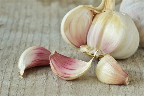 Eating raw garlic is good: here are all the benefits