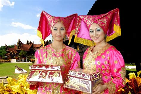 Traditional Costume Of Minangkabau Editorial Photo - Image: 26138031