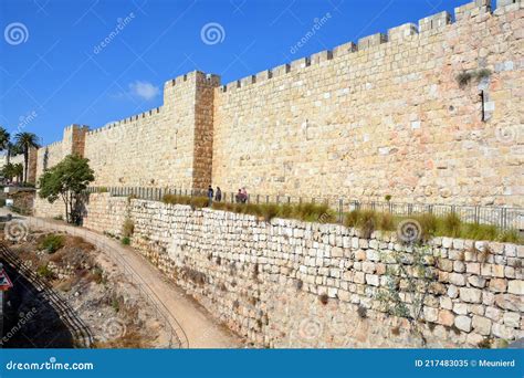 Walls of Jerusalem Surround the Old City. Editorial Image - Image of ...