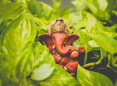 15 Powerful Ganesha Mantra For Removing Obstacles