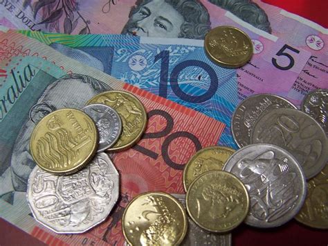 Euro dollaro australiano continua a confermare il trend: mantenere i Long di lungo termine ...