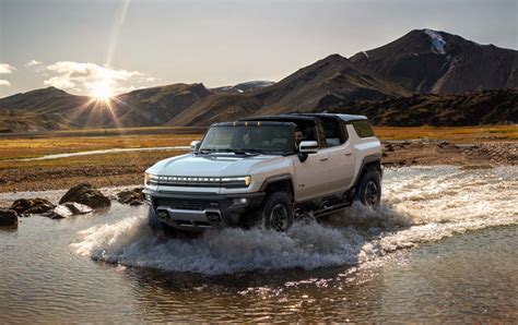 Hummer EV SUV will gain 100 miles in 12 minutes, factor in charging on ...