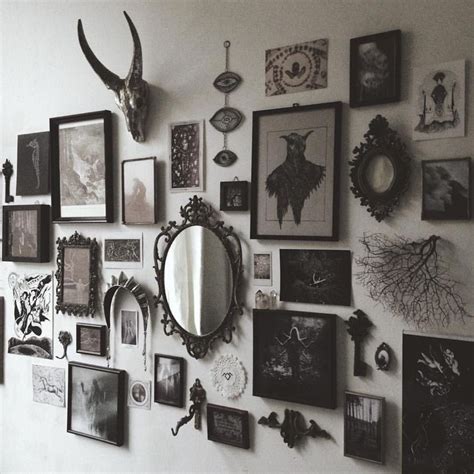 20+ Gothic Wall Decor Ideas - HMDCRTN