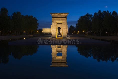 Templo De Debod at Sunset, Madrid Stock Photo - Image of madrid, place ...