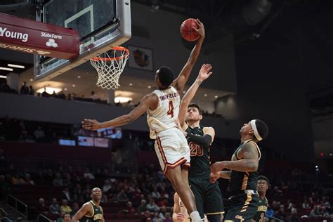 Men's basketball falls to College of Charleston 73-65 - Elon News Network