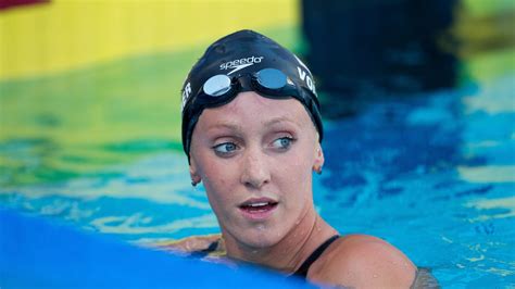 Dana Vollmer Sets Olympic, US Records in 100m Fly Heats