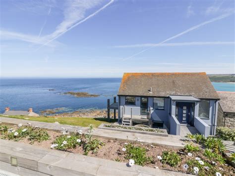 Cornwall Beachfront Cottages | Seafront with Sea Views