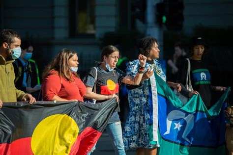 Indigenous Australian Protesters Carrying Aboriginal Flag Editorial ...