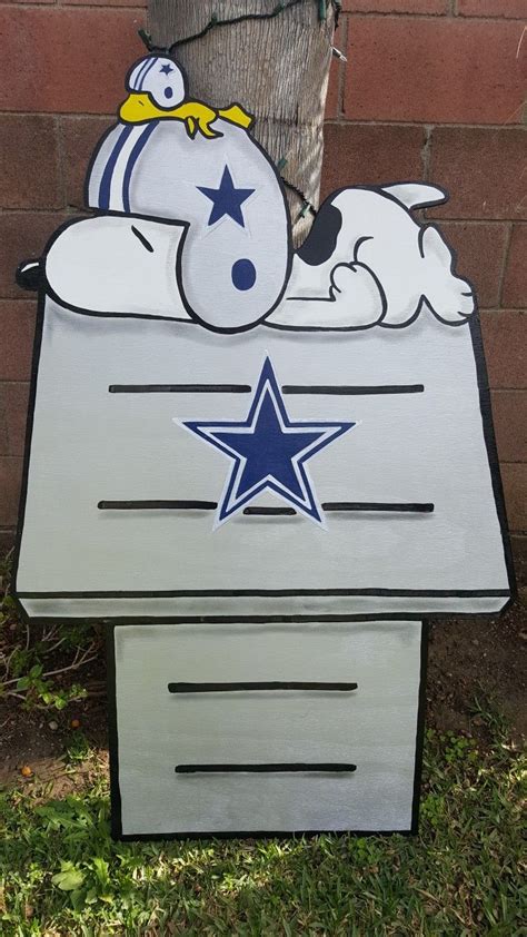 Dallas Cowboys lawn sign | Wood yard art, Christmas yard art, Wood crafts