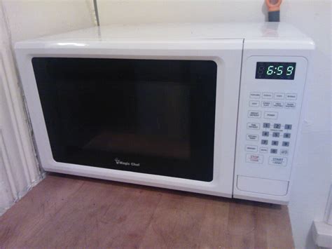 American 1000-watt microwave oven | in Southwark, London | Gumtree